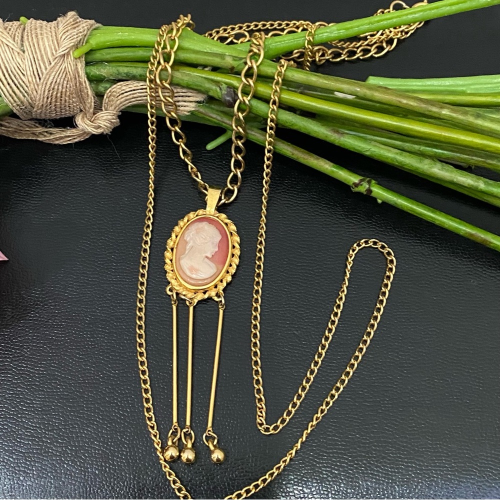 Vintage Unsigned Gold-tone Cameo Double Chain Necklace 37.6g